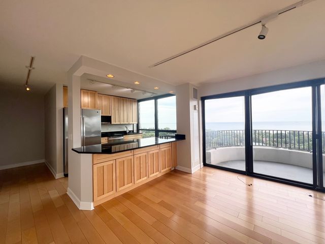 2020 N Lincoln Park West 15G, Chicago, IL 60614