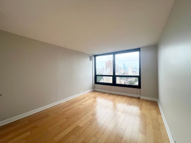 2020 N Lincoln Park West 15G, Chicago, IL 60614