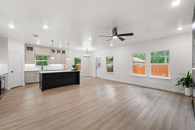 231 E Beachwood Loop, Trinidad, TX 75163