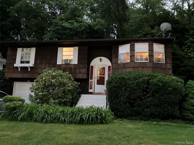 11 Harmony Lane, Glen Cove, NY 11542