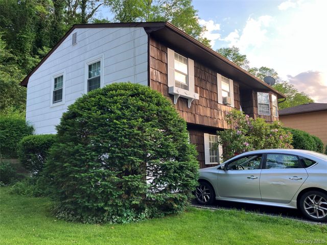 11 Harmony Lane, Glen Cove, NY 11542