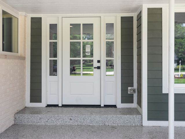 18 Lynn Drive, Hawthorn Woods, IL 60047