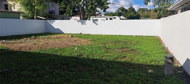 3083 NW 32nd St 3083, Miami, FL 33142