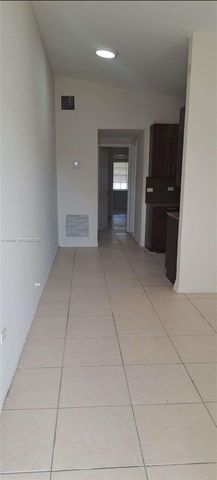 3083 NW 32nd St 3083, Miami, FL 33142