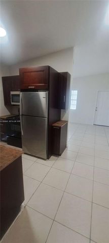 3083 NW 32nd St 3083, Miami, FL 33142