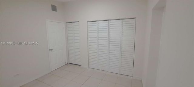 3083 NW 32nd St 3083, Miami, FL 33142