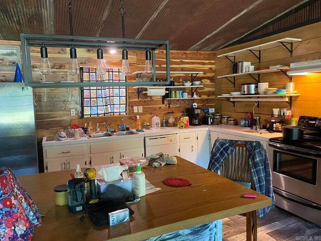 5554 W Highway 16, Clinton, AR 72031