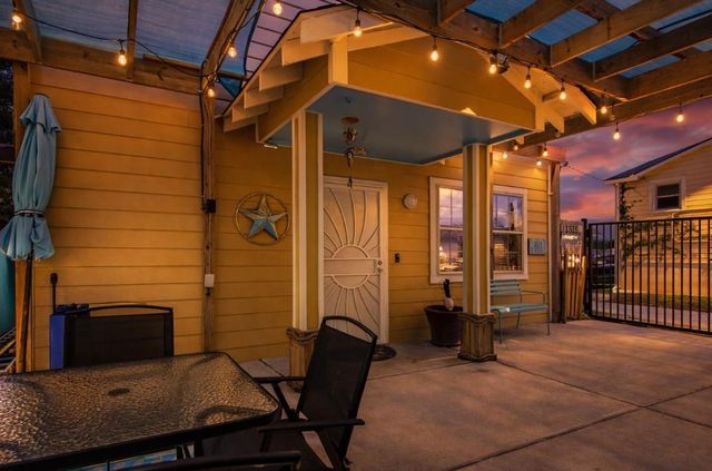 1315 40th Street, Galveston, TX 77550