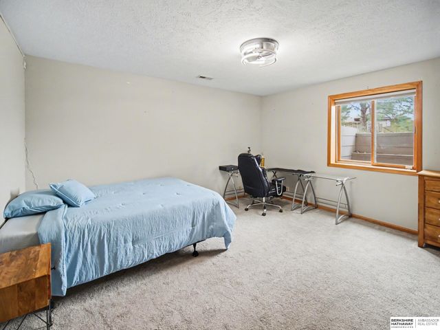 810 Goldenrod Circle, Hickman, NE 68372