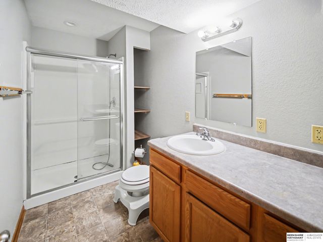 810 Goldenrod Circle, Hickman, NE 68372