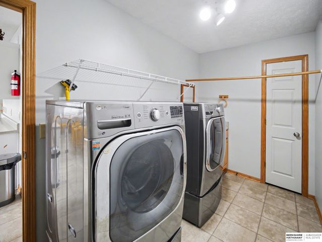 810 Goldenrod Circle, Hickman, NE 68372