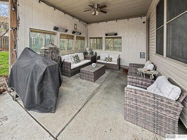 810 Goldenrod Circle, Hickman, NE 68372