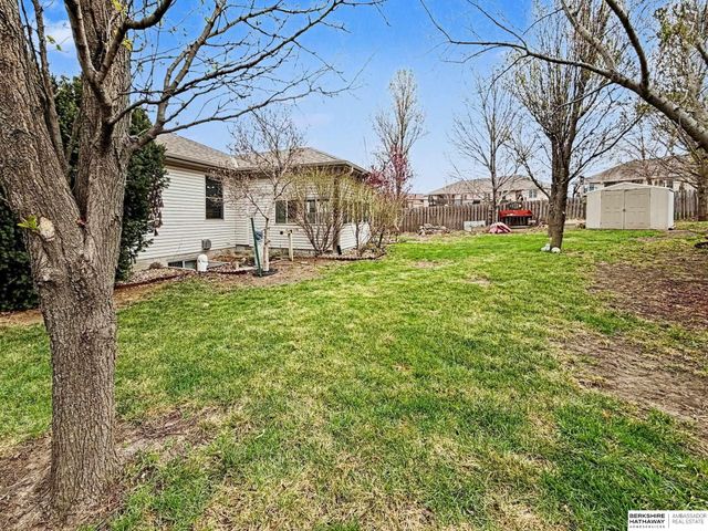 810 Goldenrod Circle, Hickman, NE 68372