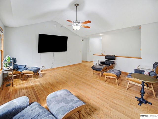 810 Goldenrod Circle, Hickman, NE 68372