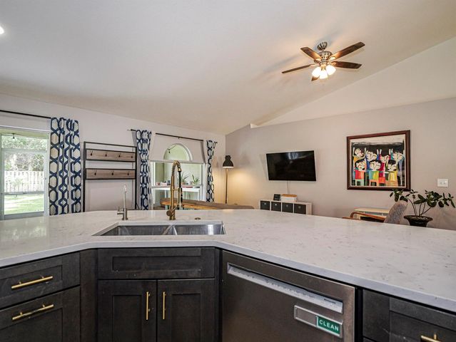 6029 Ridge Lake Circle, Vero Beach, FL 32967