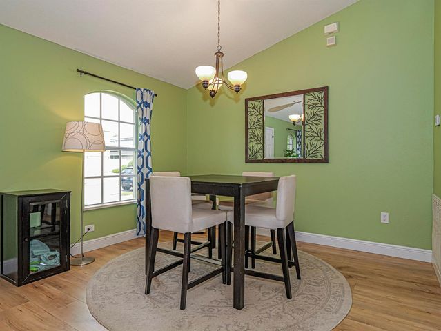 6029 Ridge Lake Circle, Vero Beach, FL 32967