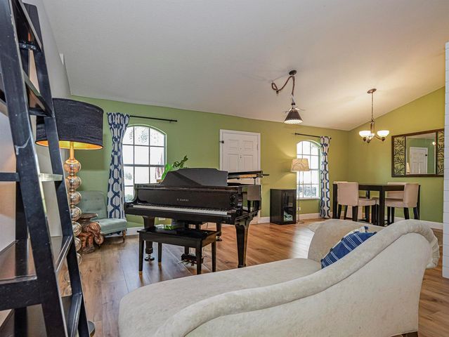 6029 Ridge Lake Circle, Vero Beach, FL 32967