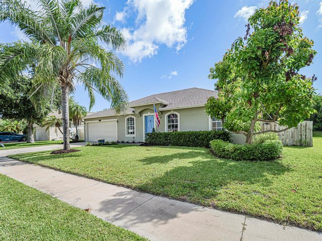 6029 Ridge Lake Circle, Vero Beach, FL 32967