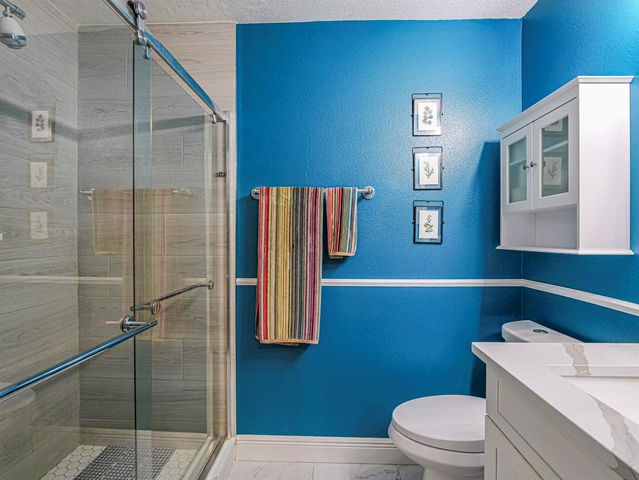 6029 Ridge Lake Circle, Vero Beach, FL 32967