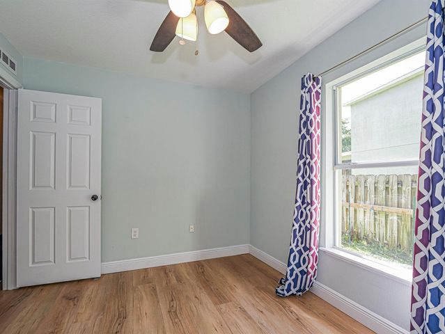 6029 Ridge Lake Circle, Vero Beach, FL 32967