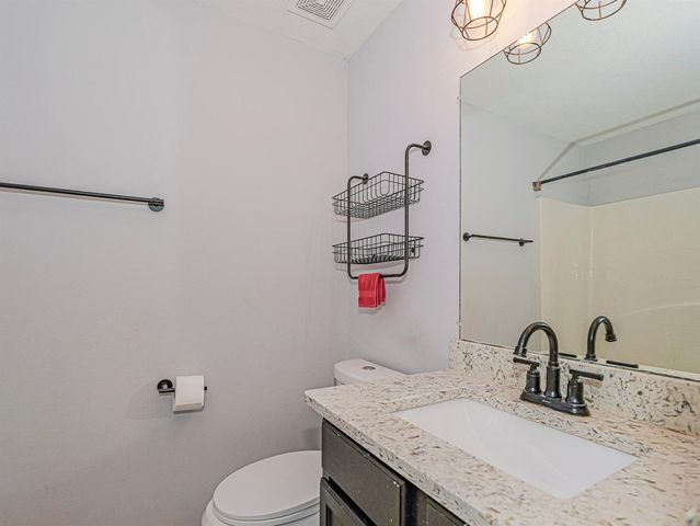 6029 Ridge Lake Circle, Vero Beach, FL 32967
