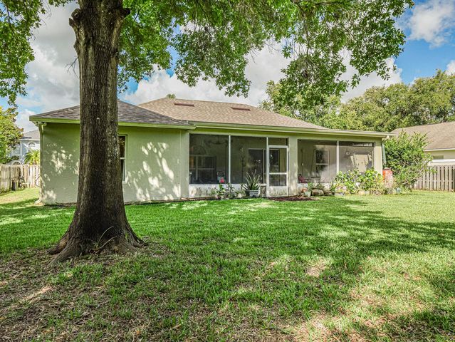 6029 Ridge Lake Circle, Vero Beach, FL 32967