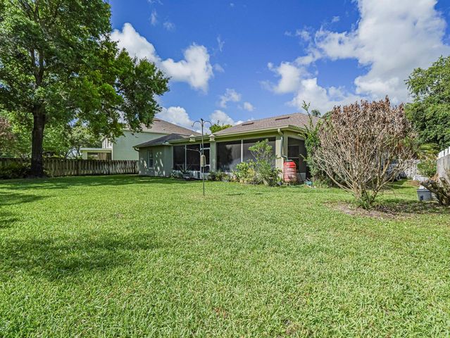 6029 Ridge Lake Circle, Vero Beach, FL 32967