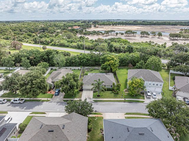 6029 Ridge Lake Circle, Vero Beach, FL 32967