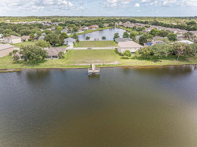 6029 Ridge Lake Circle, Vero Beach, FL 32967