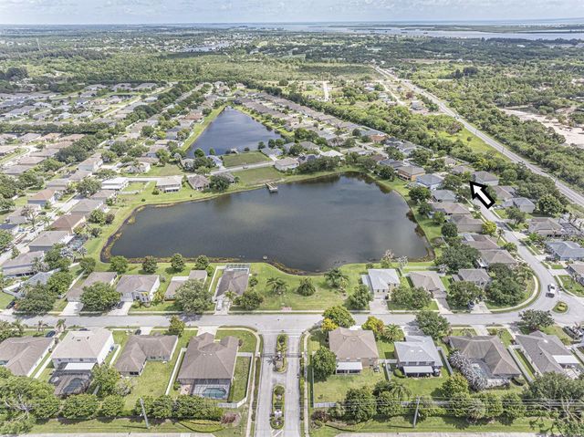 6029 Ridge Lake Circle, Vero Beach, FL 32967