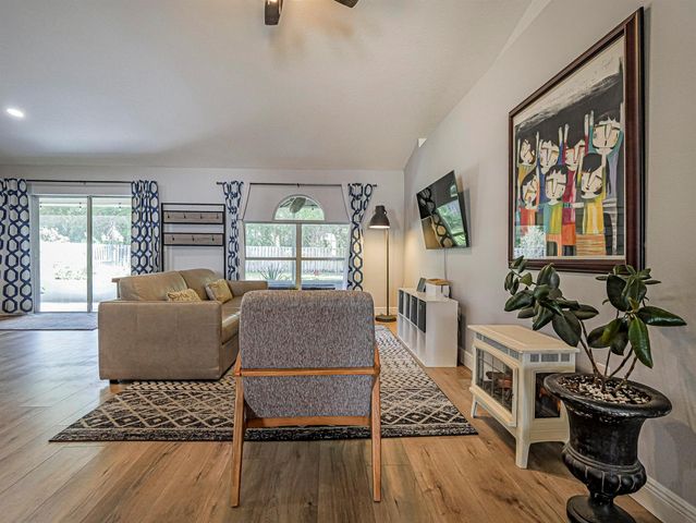 6029 Ridge Lake Circle, Vero Beach, FL 32967