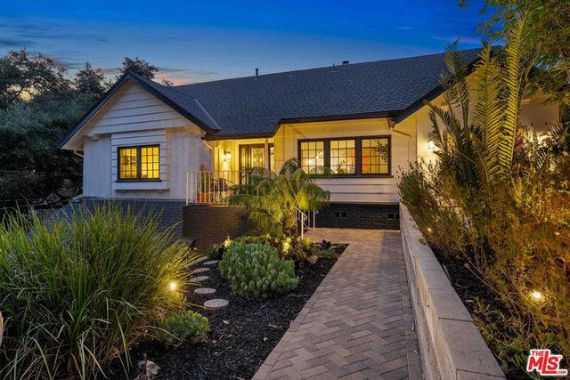 4638 Saltillo Street, Woodland Hills, CA 91364