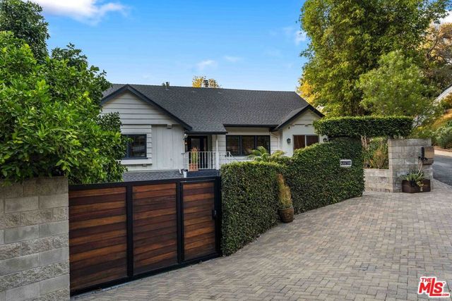4638 Saltillo Street, Woodland Hills, CA 91364