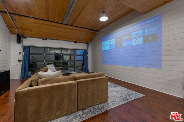 4638 Saltillo Street, Woodland Hills, CA 91364