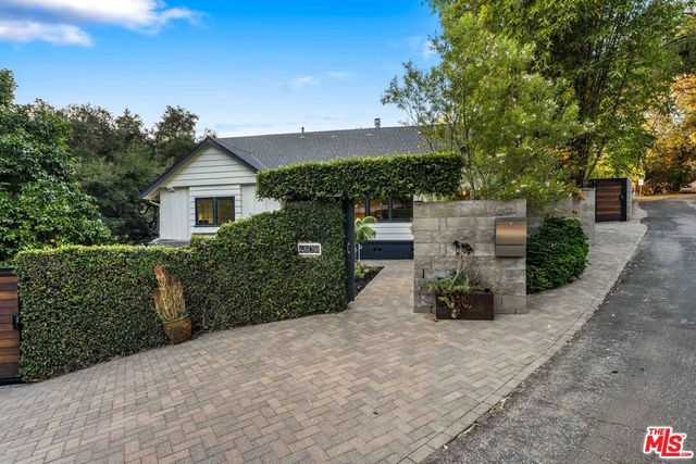 4638 Saltillo Street, Woodland Hills, CA 91364