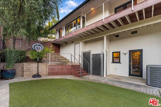 4638 Saltillo Street, Woodland Hills, CA 91364