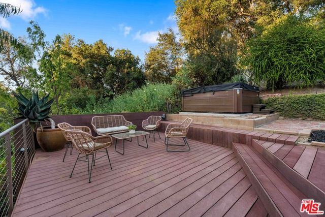 4638 Saltillo Street, Woodland Hills, CA 91364