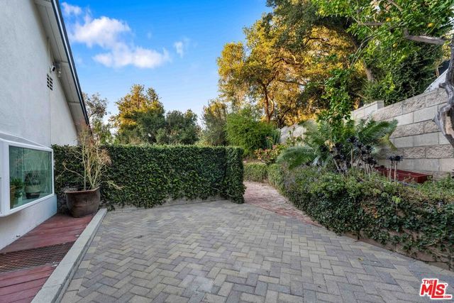 4638 Saltillo Street, Woodland Hills, CA 91364