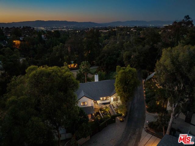 4638 Saltillo Street, Woodland Hills, CA 91364