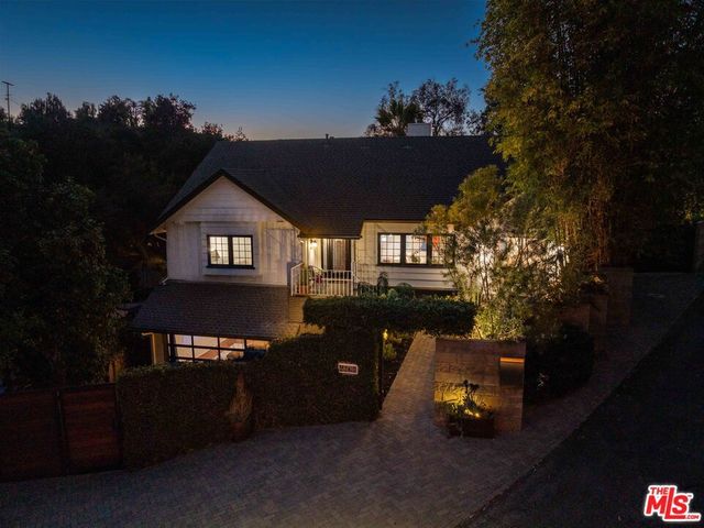 4638 Saltillo Street, Woodland Hills, CA 91364