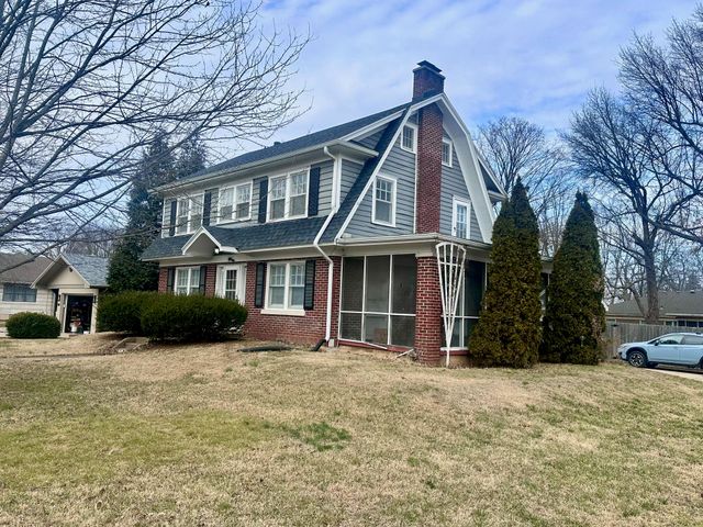 1057 E Stanford Street, Springfield, MO 65807