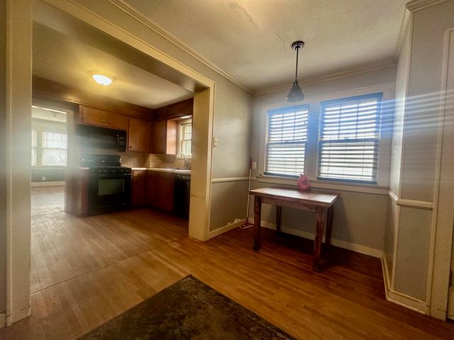 1057 E Stanford Street, Springfield, MO 65807