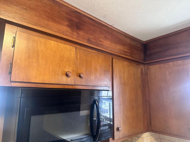 1057 E Stanford Street, Springfield, MO 65807