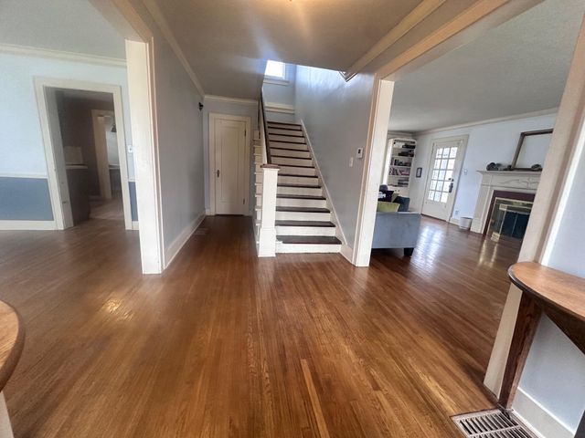 1057 E Stanford Street, Springfield, MO 65807