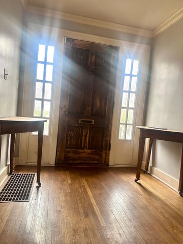 1057 E Stanford Street, Springfield, MO 65807