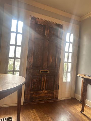 1057 E Stanford Street, Springfield, MO 65807