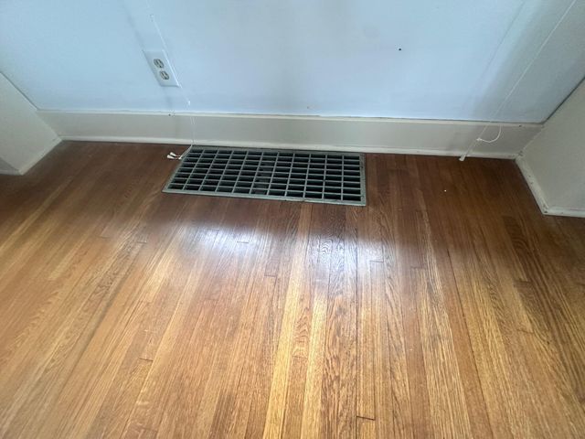 1057 E Stanford Street, Springfield, MO 65807