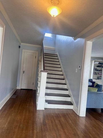 1057 E Stanford Street, Springfield, MO 65807