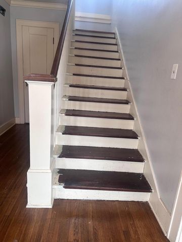 1057 E Stanford Street, Springfield, MO 65807