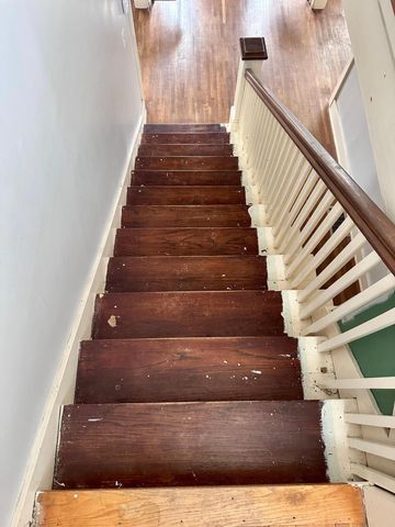 1057 E Stanford Street, Springfield, MO 65807